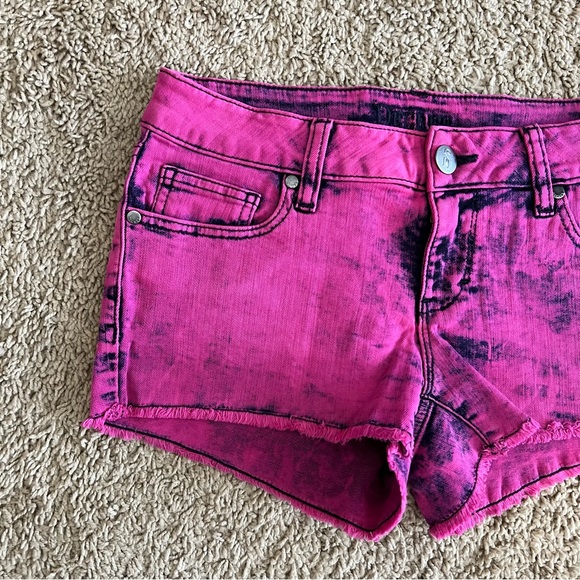 EUC Decree Pink Jean Shorts Size 5 - Picture 2 of 5